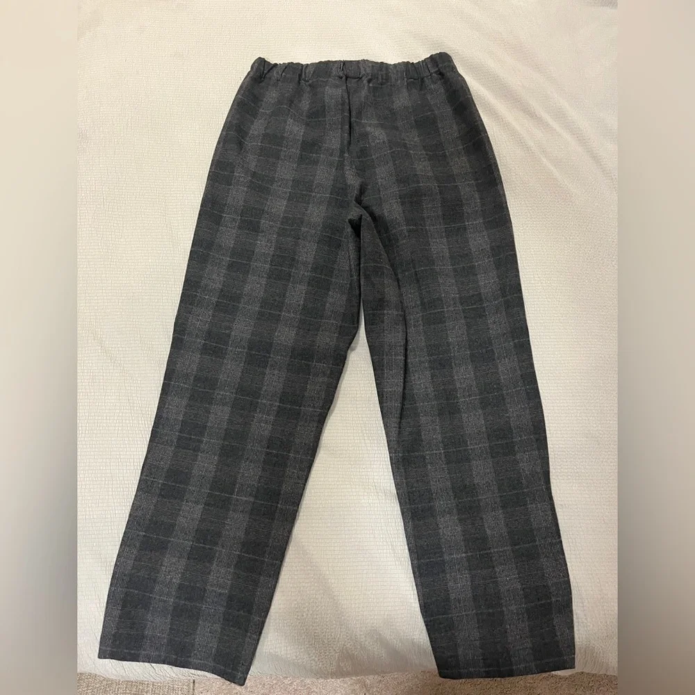 Aritzia Dress Pants - Picture 2 of 3